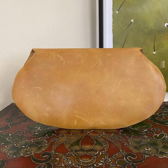 Clutch With Handle, Greek Chic Handmade, Tan Leather - Picture 3 of 9